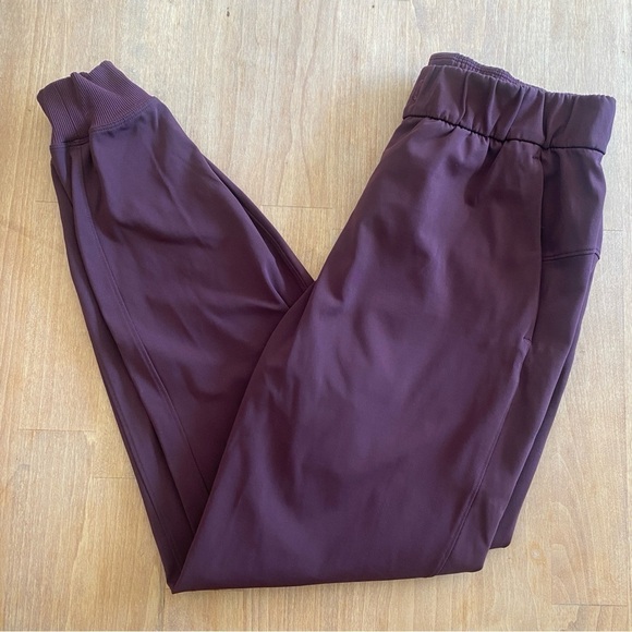 Women’s Lululemon On the Fly Joggers - Size 6 - Picture 5 of 8